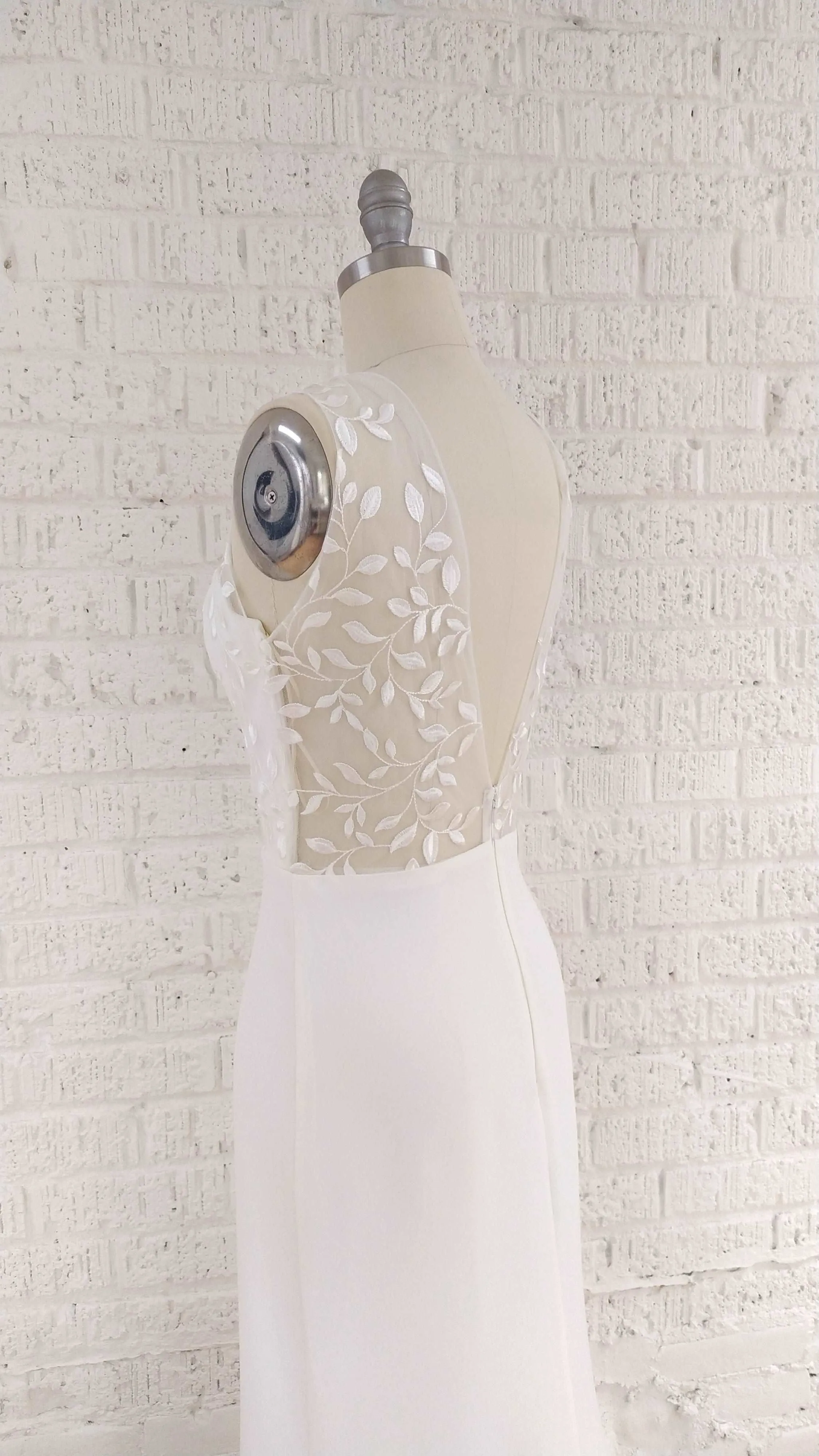 JODY Off the Rack Simple Crepe Wedding Dress