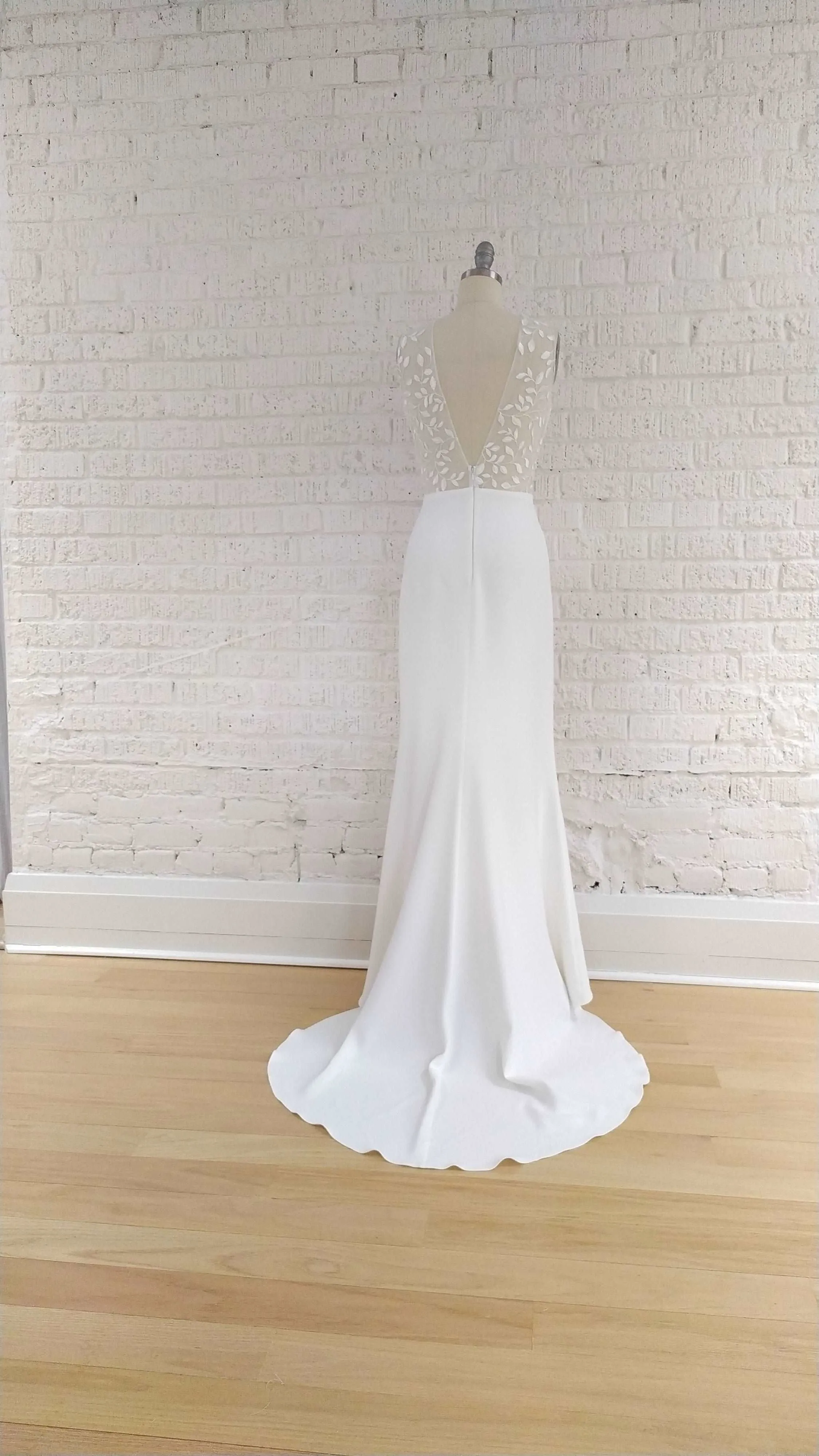 JODY Off the Rack Simple Crepe Wedding Dress