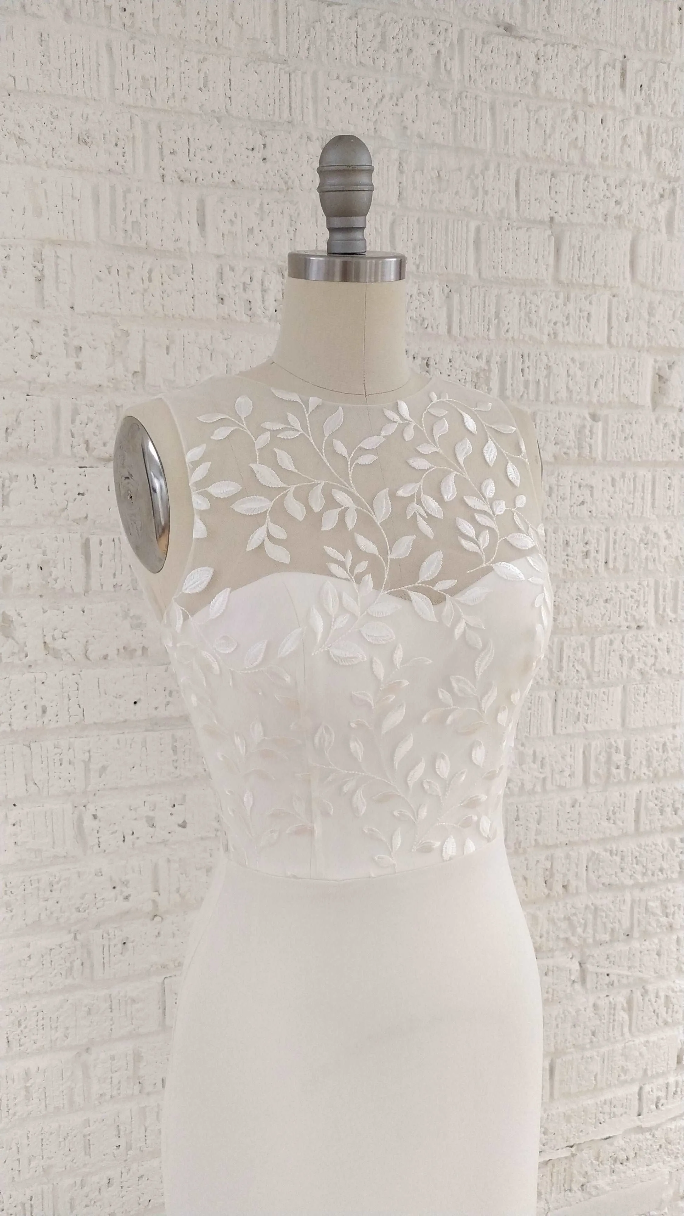 JODY Off the Rack Simple Crepe Wedding Dress